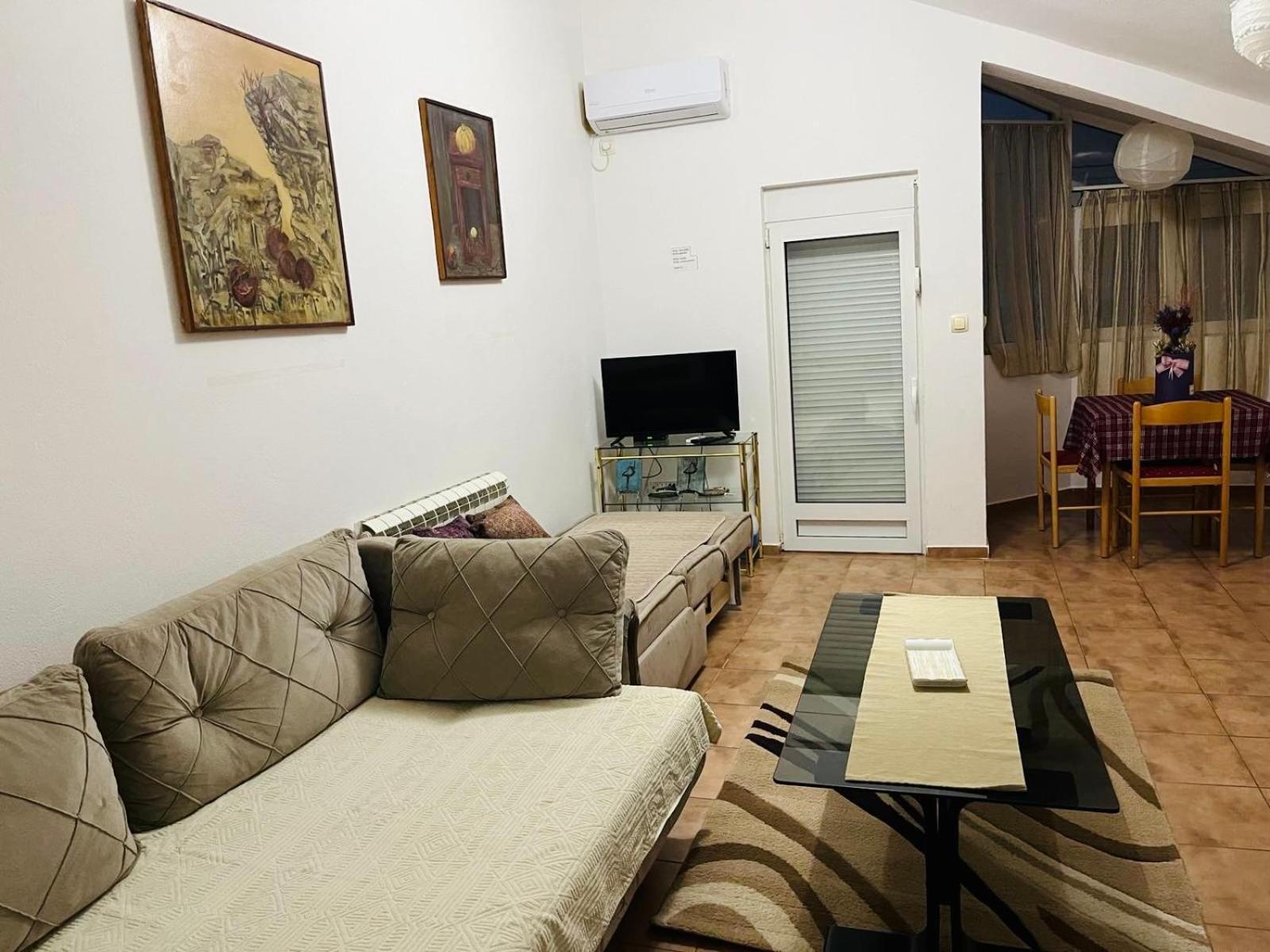 House Of Peace Hotel พอดโกริกา ภายนอก รูปภาพ